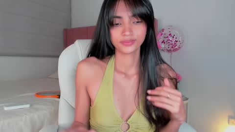 Snapshot of the__power__girls chatting on 12/12/24, 12:59 nina mirley online show from 12/12/24, 12:59