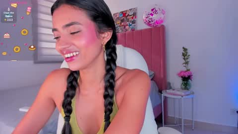 Snapshot of the__power__girls chatting on 12/20/24, 01:43 nina mirley online show from 12/20/24, 01:43