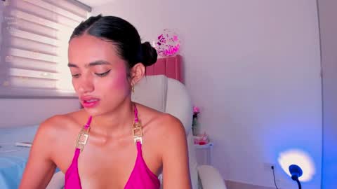 Snapshot of the__power__girls chatting on 12/21/24, 01:42 nina mirley online show from 12/21/24, 01:42