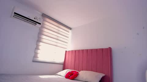 Snapshot of the__power__girls chatting on 01/22/25, 04:02 nina mirley online show from 01/22/25, 04:02