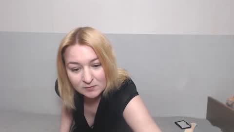 Snapshot of the_basic_instinctt chatting on 03/09/25, 10:30 Eva online show from 03/09/25, 10:30