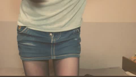 Snapshot of the_basic_instinctt chatting on 09/19/25, 03:13 Eva online show from 09/19/25, 03:13