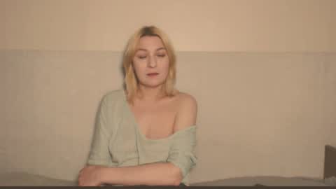 Snapshot of the_basic_instinctt chatting on 11/13/25, 11:14 Eva online show from 11/13/25, 11:14