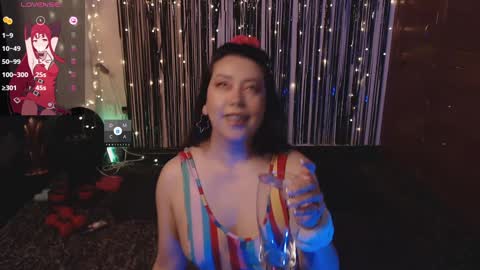 Snapshot of the_crazy_latina chatting on 01/17/25, 11:51 Giovanna online show from 01/17/25, 11:51