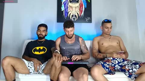 SCOTT  THEO  KAMERON  GENDERSON online show from 01/09/25, 02:01