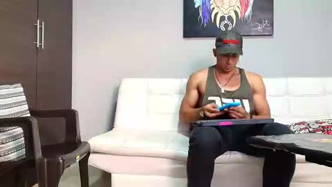 SCOTT  THEO  KAMERON  GENDERSON online show from 02/20/25, 10:26