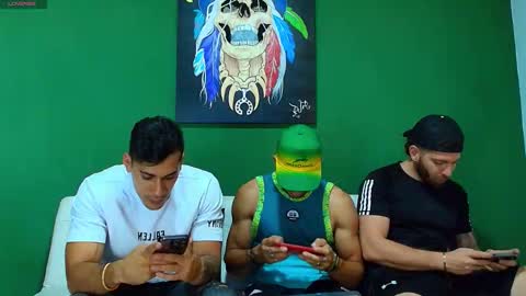 SCOTT  THEO  KAMERON  GENDERSON online show from 09/17/25, 02:35