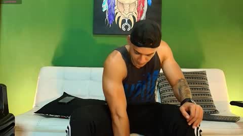 SCOTT  THEO  KAMERON  GENDERSON online show from 09/19/25, 12:02