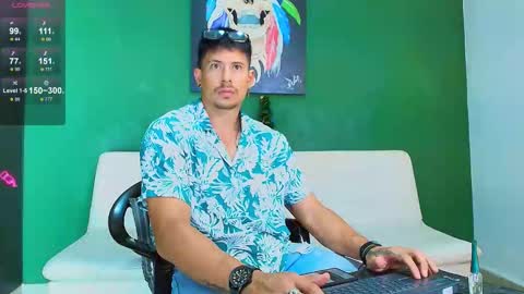 SCOTT  THEO  KAMERON  GENDERSON online show from 12/18/25, 07:53