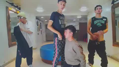 Snapshot of the_goodfellas chatting on 01/05/25, 10:40 the goodfellas online show from 01/05/25, 10:40