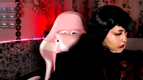 ...  ... online show from 10/12/25, 05:06