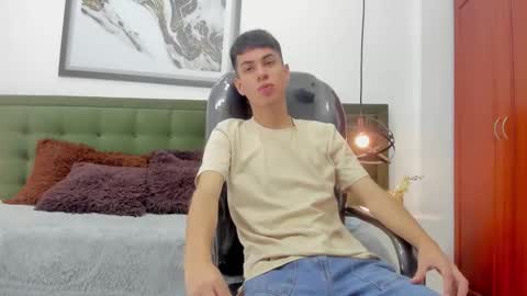 Snapshot of the_mark_king chatting on 02/05/26, 05:17 T H E M A R K K I N G online show from 02/05/26, 05:17