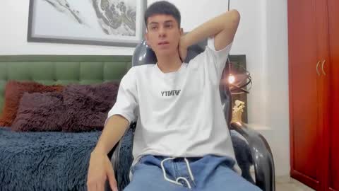 Snapshot of the_mark_king chatting on 02/25/26, 05:22 T H E M A R K K I N G online show from 02/25/26, 05:22