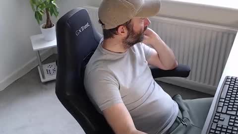 Snapshot of the_sensual_masturwait chatting on 11/08/25, 09:20 the_sensual_masturwait online show from 11/08/25, 09:20