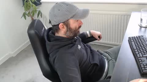 Snapshot of the_sensual_masturwait chatting on 11/18/25, 08:19 the_sensual_masturwait online show from 11/18/25, 08:19