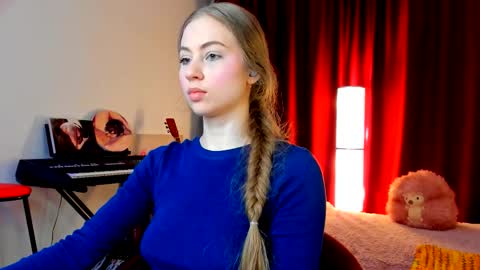 Ally    STREAMING ON TWITCH NOW Check my Twitter for updates online show from 03/09/26, 03:54