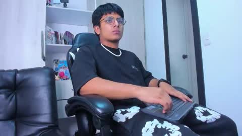 Danny online show from 12/18/25, 03:23