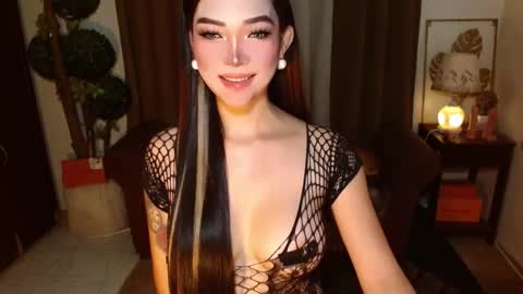 thea_whong online show from 03/28/26, 04:01