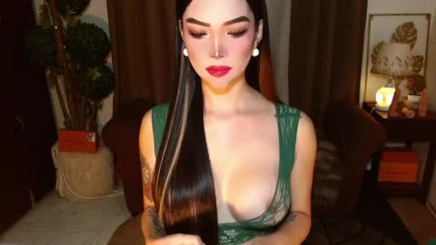 thea_whong online show from 04/12/26, 11:43