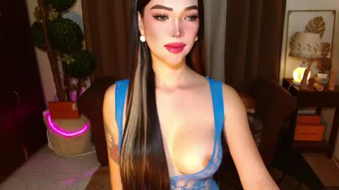 thea_whong online show from 04/17/26, 04:59