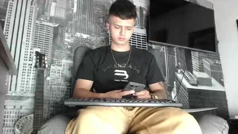 Miguel Angel online show from 12/18/24, 03:37