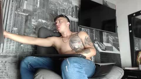Miguel Angel online show from 01/12/25, 07:00