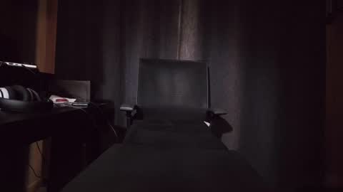 Snapshot of thebarefootgamer chatting on 07/12/26, 01:13 Blue and Red online show from 07/12/26, 01:13