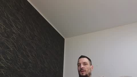 Snapshot of thebestmuscles chatting on 01/11/25, 09:15 John online show from 01/11/25, 09:15