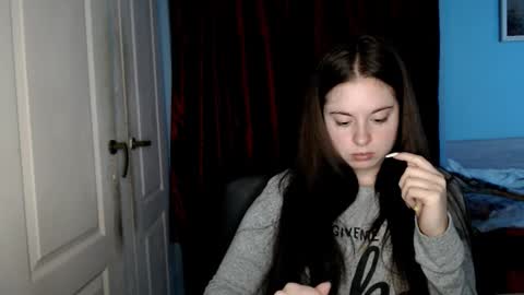 raissa online show from 10/20/25, 02:06