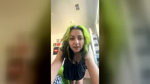 thebrattybelle99 online show from 06/12/26, 09:57