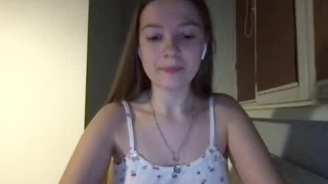 Snapshot of thecrystal chatting on 02/06/25, 04:36 Crystal online show from 02/06/25, 04:36