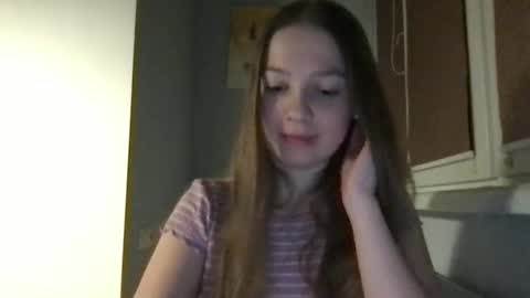 Snapshot of thecrystal chatting on 02/17/25, 11:31 Crystal online show from 02/17/25, 11:31