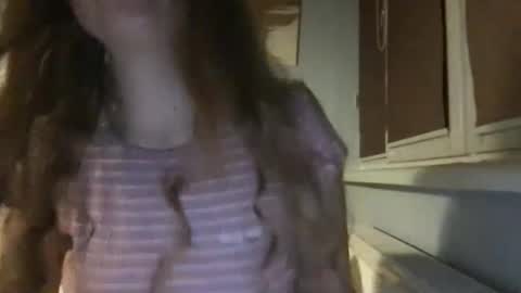 Snapshot of thecrystal chatting on 02/25/25, 06:20 Crystal online show from 02/25/25, 06:20