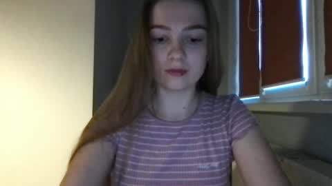 Snapshot of thecrystal chatting on 03/12/25, 04:02 Crystal online show from 03/12/25, 04:02