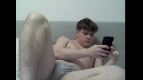 Snapshot of thecuteguy144949 chatting on 02/28/25, 08:28 thecuteguy144949 online show from 02/28/25, 08:28