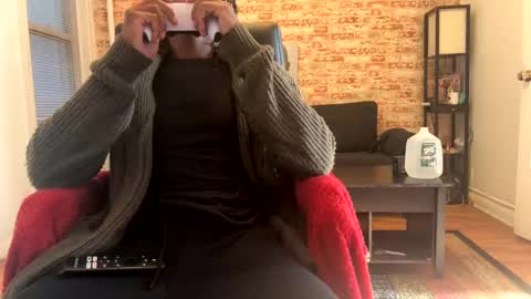 Snapshot of thedjisdead chatting on 01/04/25, 07:02 DJ online show from 01/04/25, 07:02