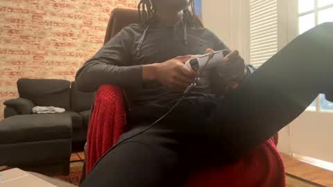 Snapshot of thedjisdead chatting on 01/12/25, 04:08 DJ online show from 01/12/25, 04:08