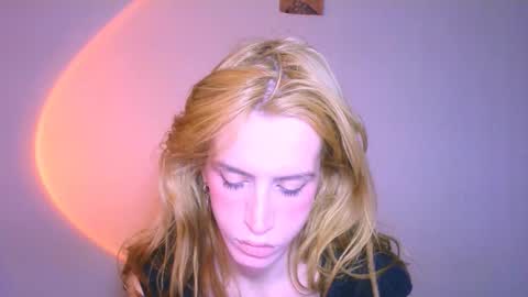 Yolanda online show from 02/15/26, 06:04