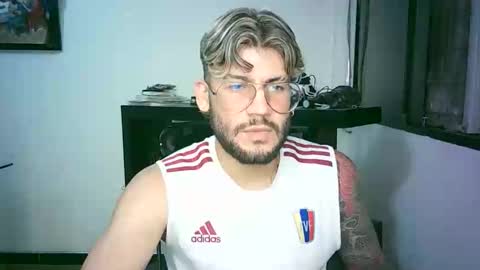 thedragonboyxxx online show from 03/26/26, 05:13