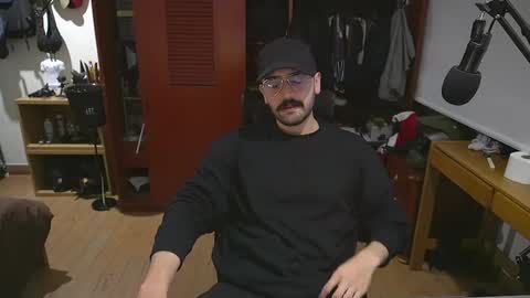 Wolf Independent model online show from 12/18/24, 03:37