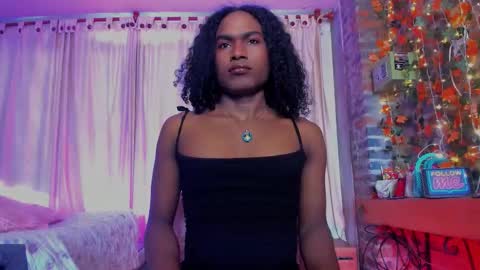 Snapshot of thegoldenbitch chatting on 01/17/26, 06:33 Goldie online show from 01/17/26, 06:33