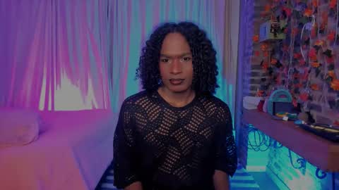 Snapshot of thegoldenbitch chatting on 02/11/26, 09:03 Goldie online show from 02/11/26, 09:03