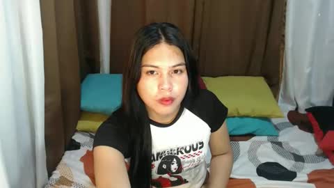 Elle  dont forget to folloW me and thumbs up online show from 02/15/26, 07:05