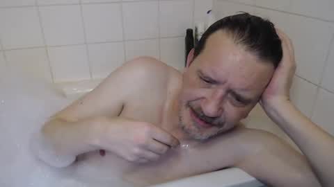 Green online show from 01/15/26, 08:45