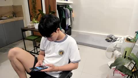 Green online show from 12/23/24, 08:03