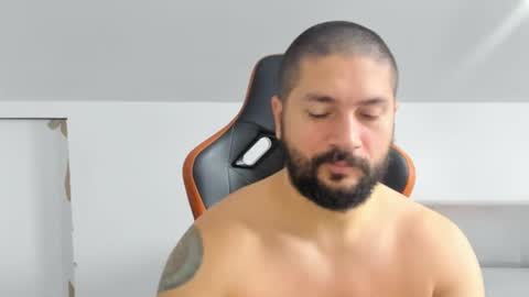 Snapshot of theguardian7 chatting on 11/26/25, 11:55 theguardian7 online show from 11/26/25, 11:55