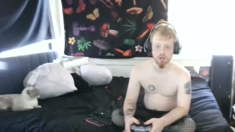 fuzzyfox online show from 09/20/25, 06:09