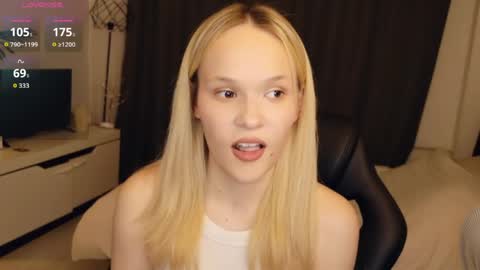 Lily online show from 05/29/26, 09:02