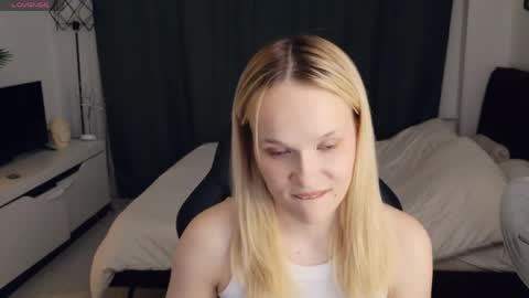 Lily online show from 05/30/26, 07:00