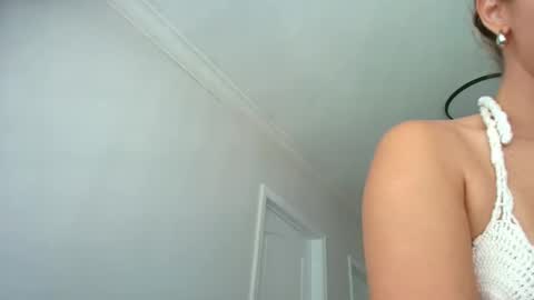 Snapshot of theislandgirl chatting on 02/08/25, 04:36 Lily Marie online show from 02/08/25, 04:36